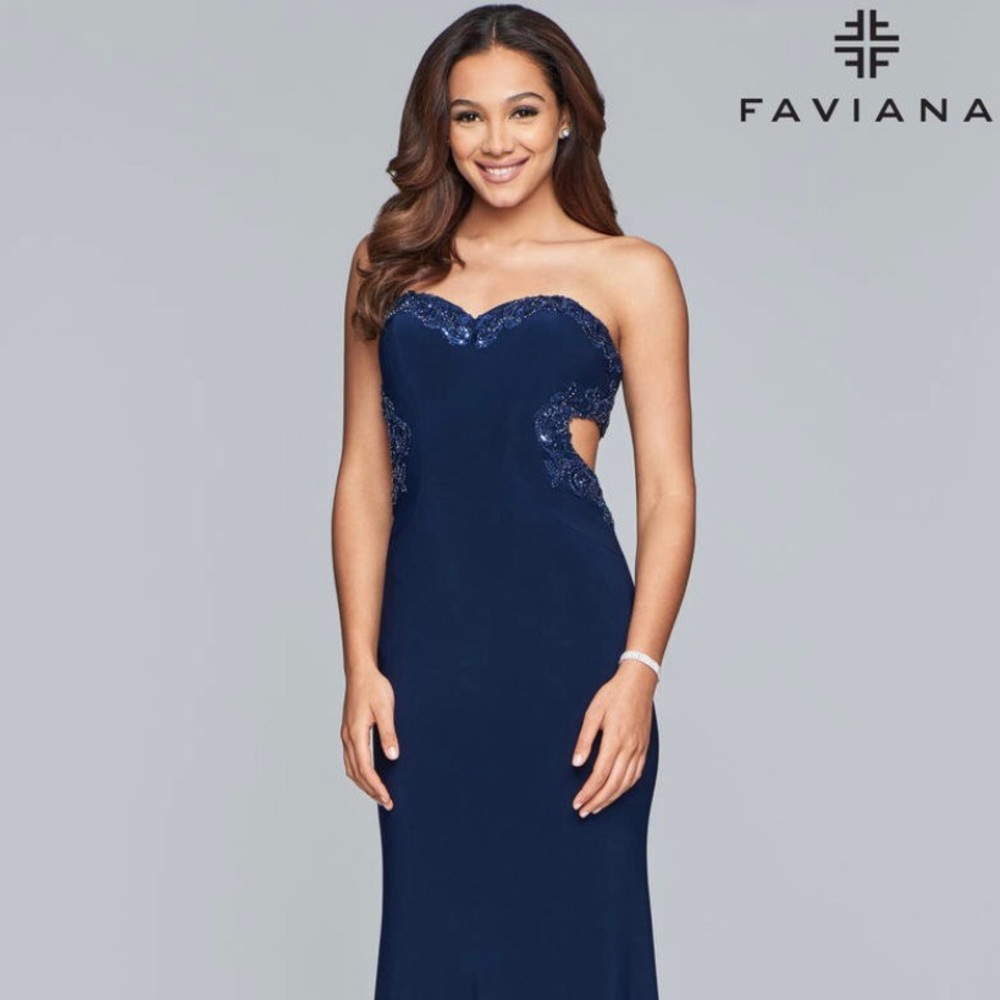 Faviana Navy Prom Dress Size 6